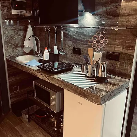 Deluxe 01 Yetişkin Oteli Tiran